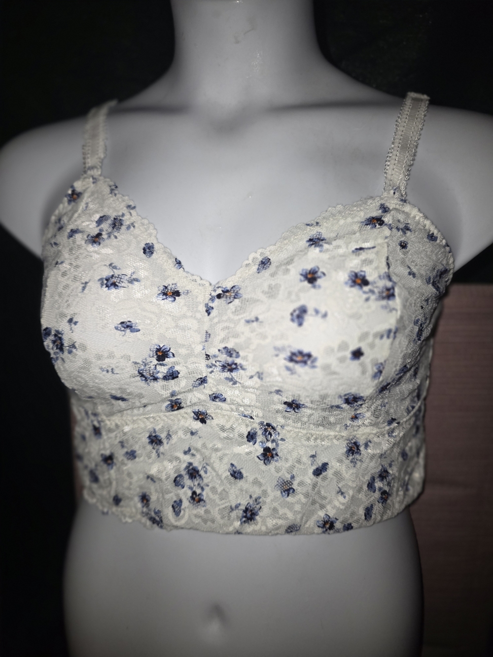 Torrid Plus Size 1x Lace Floral Bralette Top in Ivory with Blue Flowers Bra